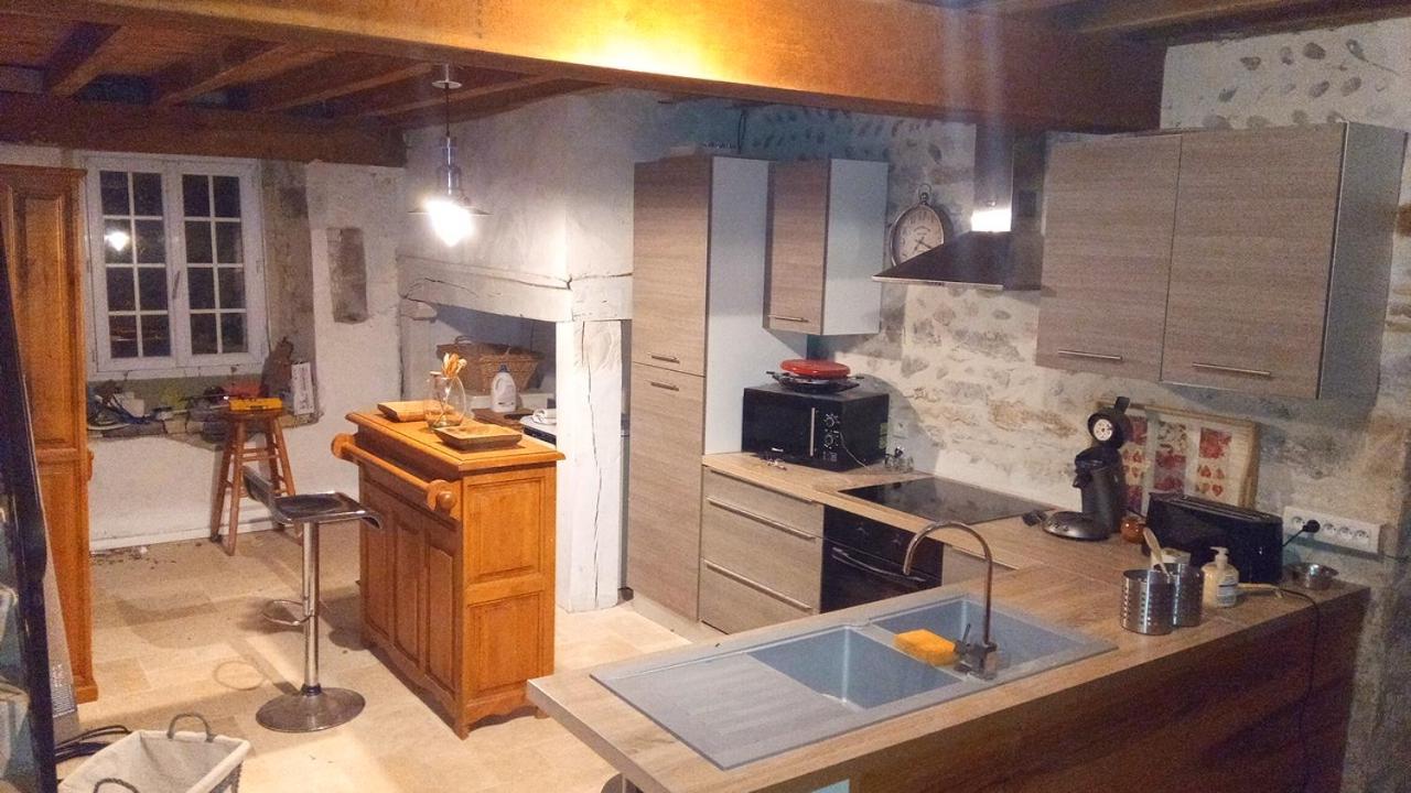 Gite de 6 à 14 pers avec Piscine-Jacuzzi- Salle des fêtes Bastanes Extérieur photo