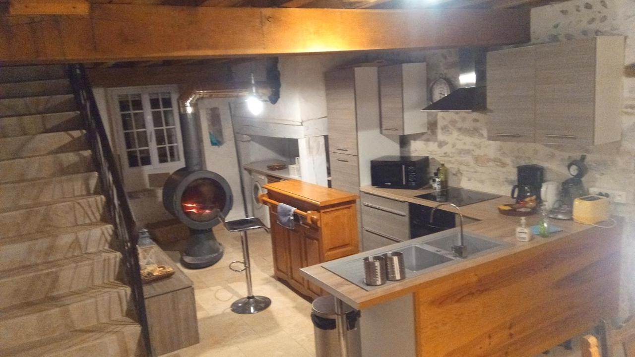 Gite de 6 à 14 pers avec Piscine-Jacuzzi- Salle des fêtes Bastanes Extérieur photo