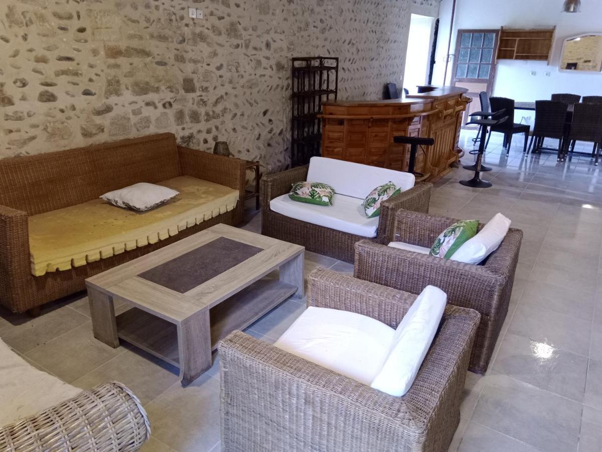 Gite de 6 à 14 pers avec Piscine-Jacuzzi- Salle des fêtes Bastanes Extérieur photo