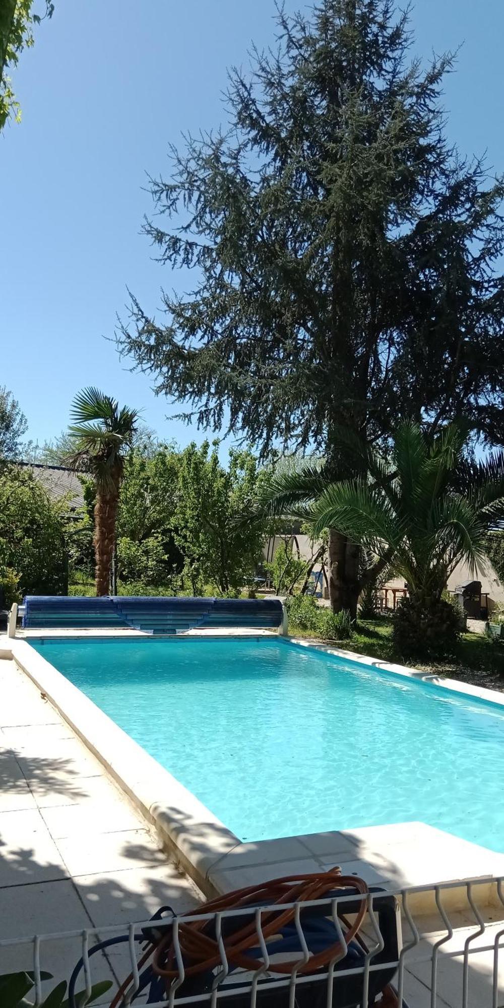 Gite de 6 à 14 pers avec Piscine-Jacuzzi- Salle des fêtes Bastanes Extérieur photo